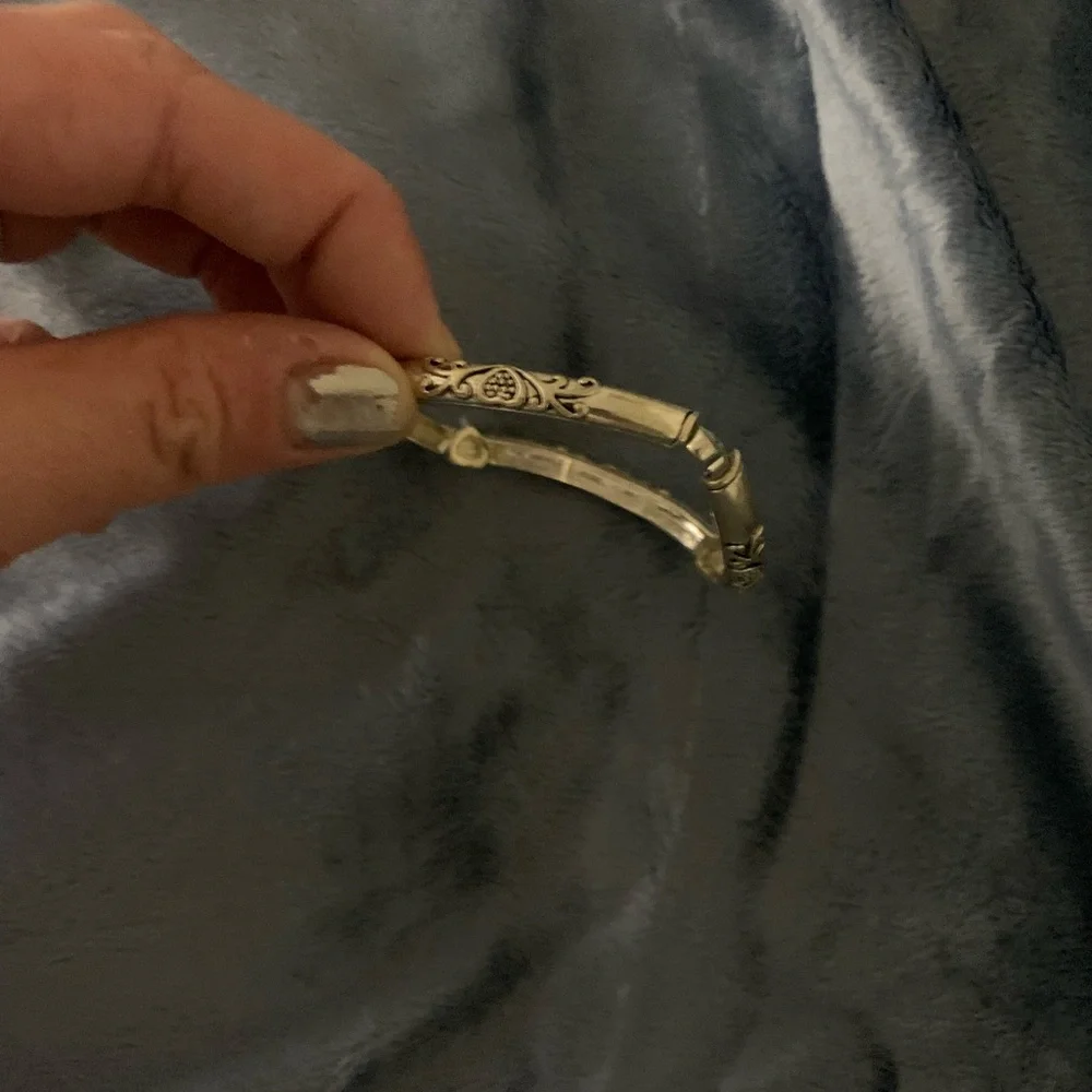 Silver tone Stretch bangle with hearts